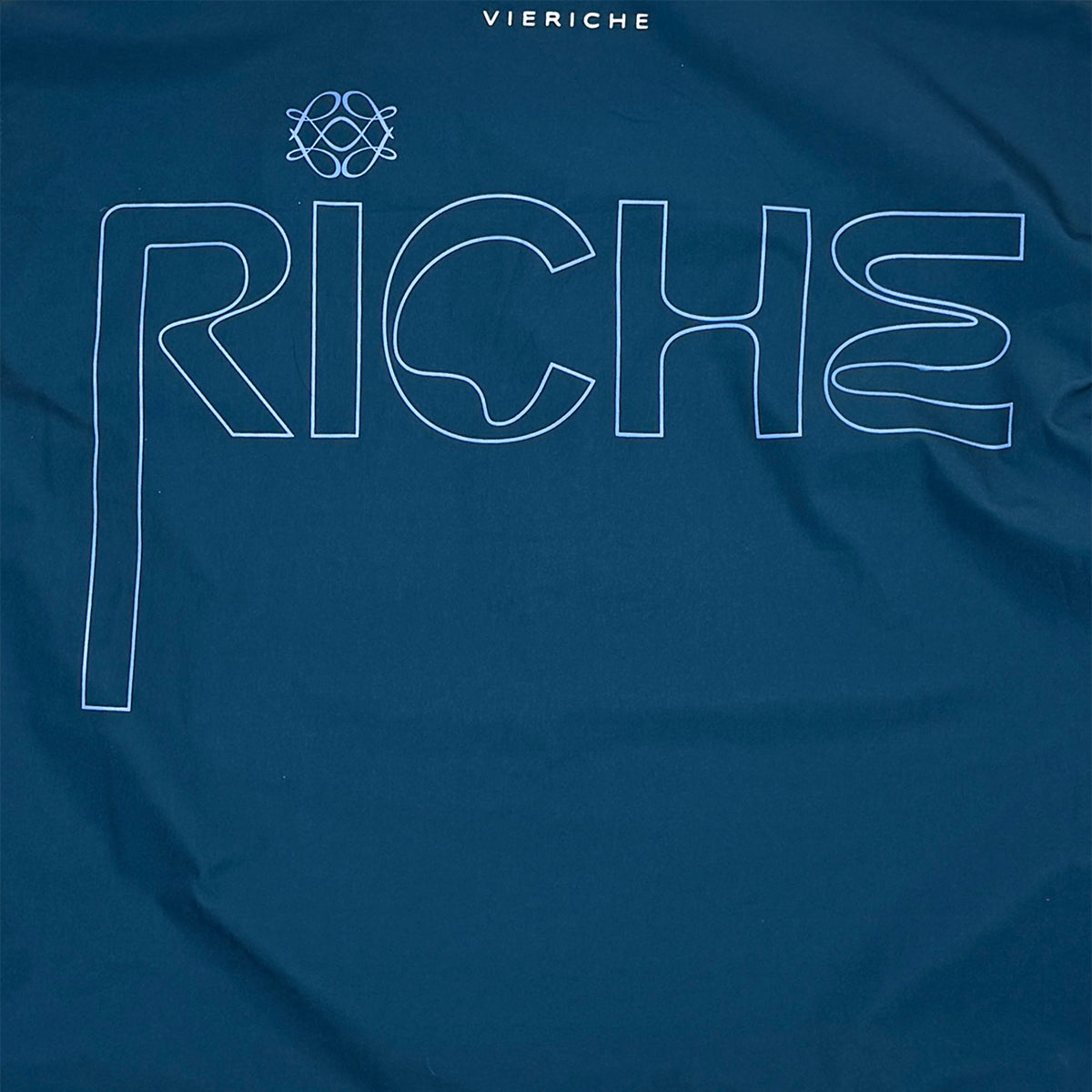 Reversible paisley set